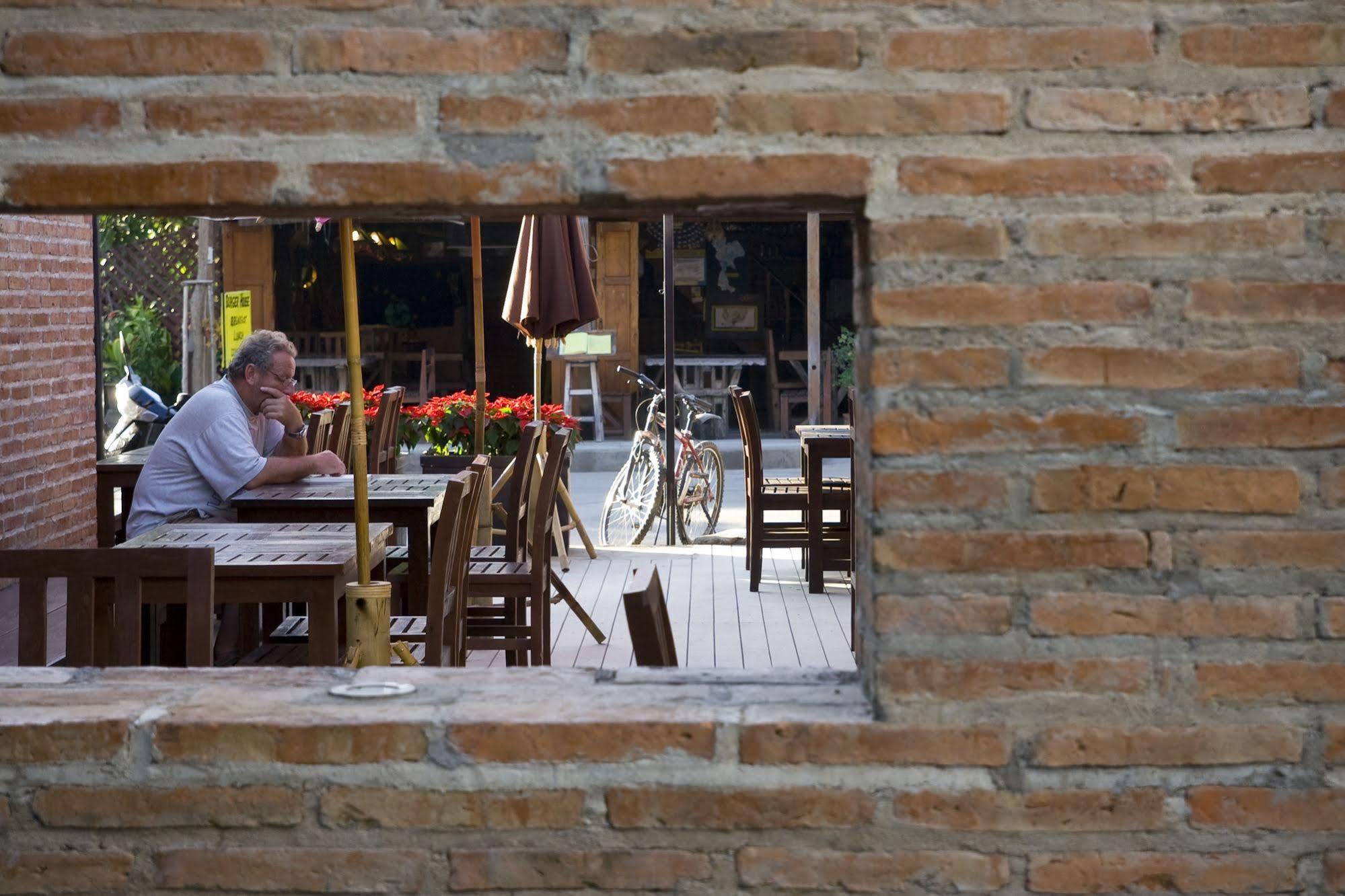 Lilu Pai Hotel Екстериор снимка